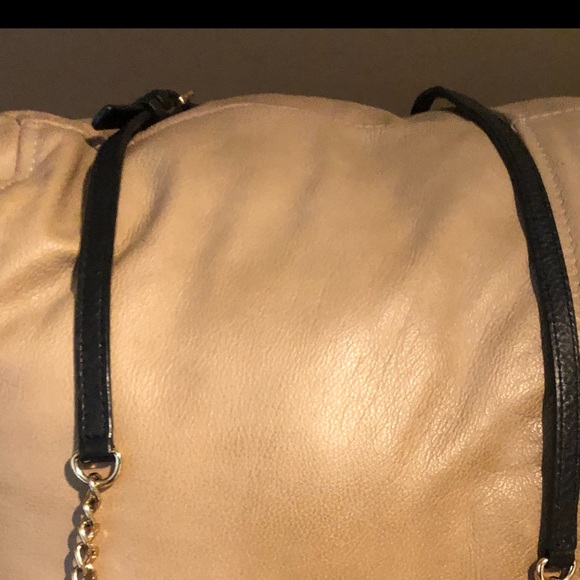 Michael Kors Black Leather Fulton crossbody bag - Picture 2 of 14